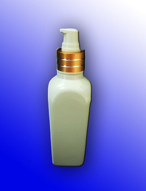 ขวดpetขาวแป้งเหลี่ยมฐานแคบหัวปั้มขาวทองลาย 150 ml