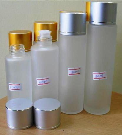 ขวดแก้ว ฝาทอง/เงินใหญ่บิดเกลียว 150  ml