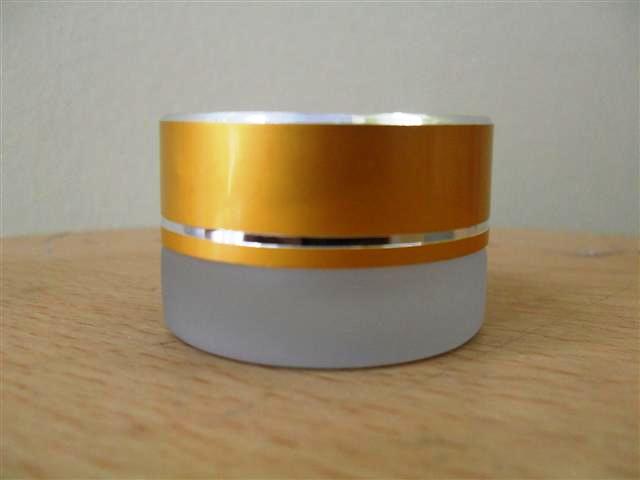 กระปุกขุ่นทรงฐานแบน ฝาทองขอบทองเงา ขนาด 5ml