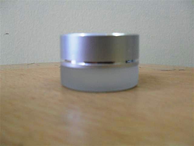 กระปุกขุ่นทรงฐานแบน ฝาเงินขอบเงินเงา ขนาด 5ml