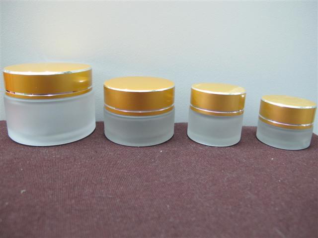 กระปุกแก้วขุ่น ฝาทอง ขลิบขอบ 5,10,15,20,30,50 g