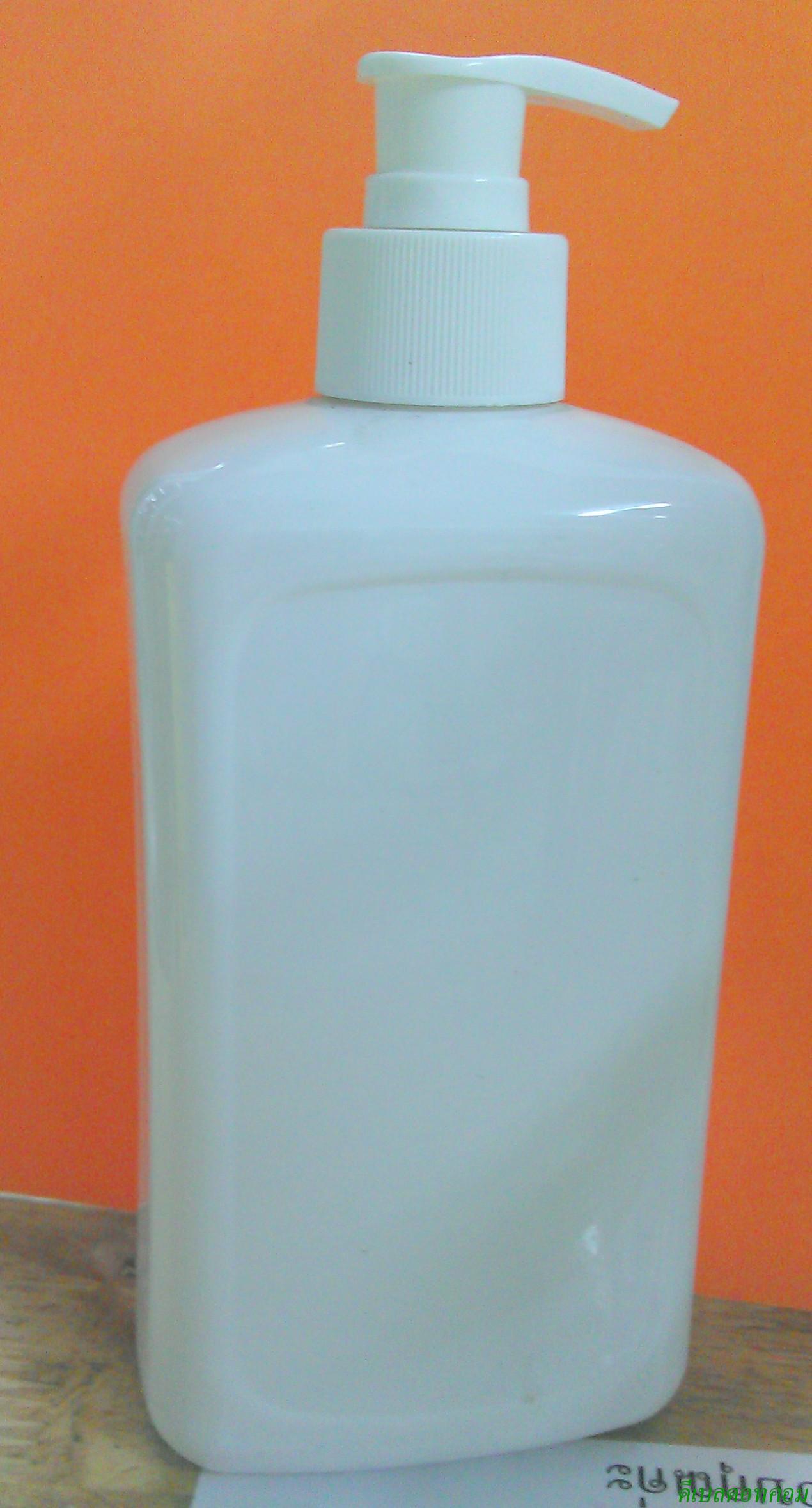 ขวดpetเหลี่ยมแบนสีขาวแป้ง500ml พร้อมปั้มดีดสีขาว