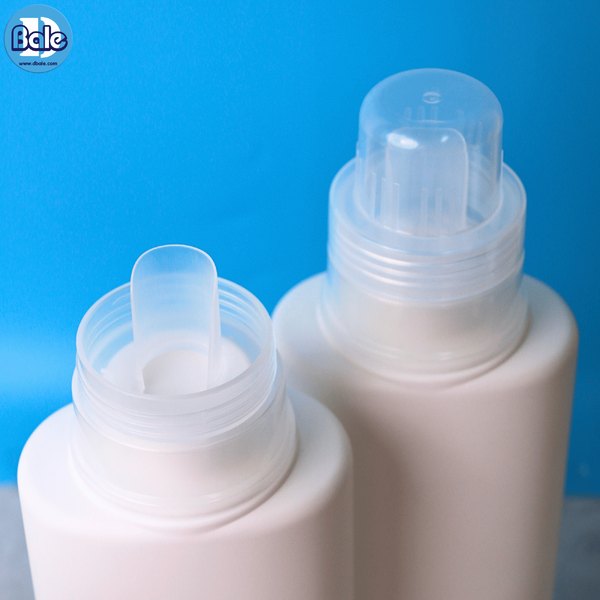 ขวดน้ำยาซักผ้าทรงกลม สีขาวฝาใส 500ml. gal23