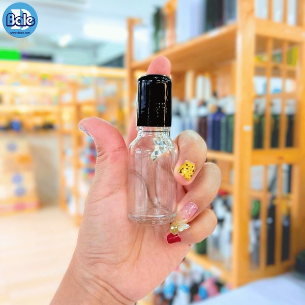 คอ 18mm. ลูกกลิ้ง ลูกกลิ้งเหล็กสีเงิน ใส่คู่กับขวดอโรม่า 18mm. LK19