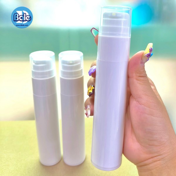 ขวดปั๊มยาสีฟัน(สุญญากาศ) สีขาวหัวปั๊มขาวฝาครอบใส db96 50ml.