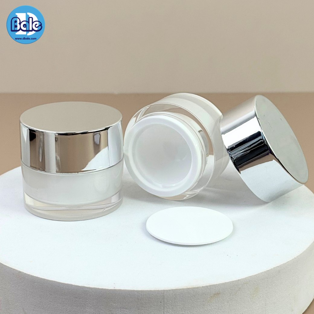 กระปุกอะคริลิคทรงกลมตรง k0358 ขนาด 15 กรัม สีขาวฝาเงิน